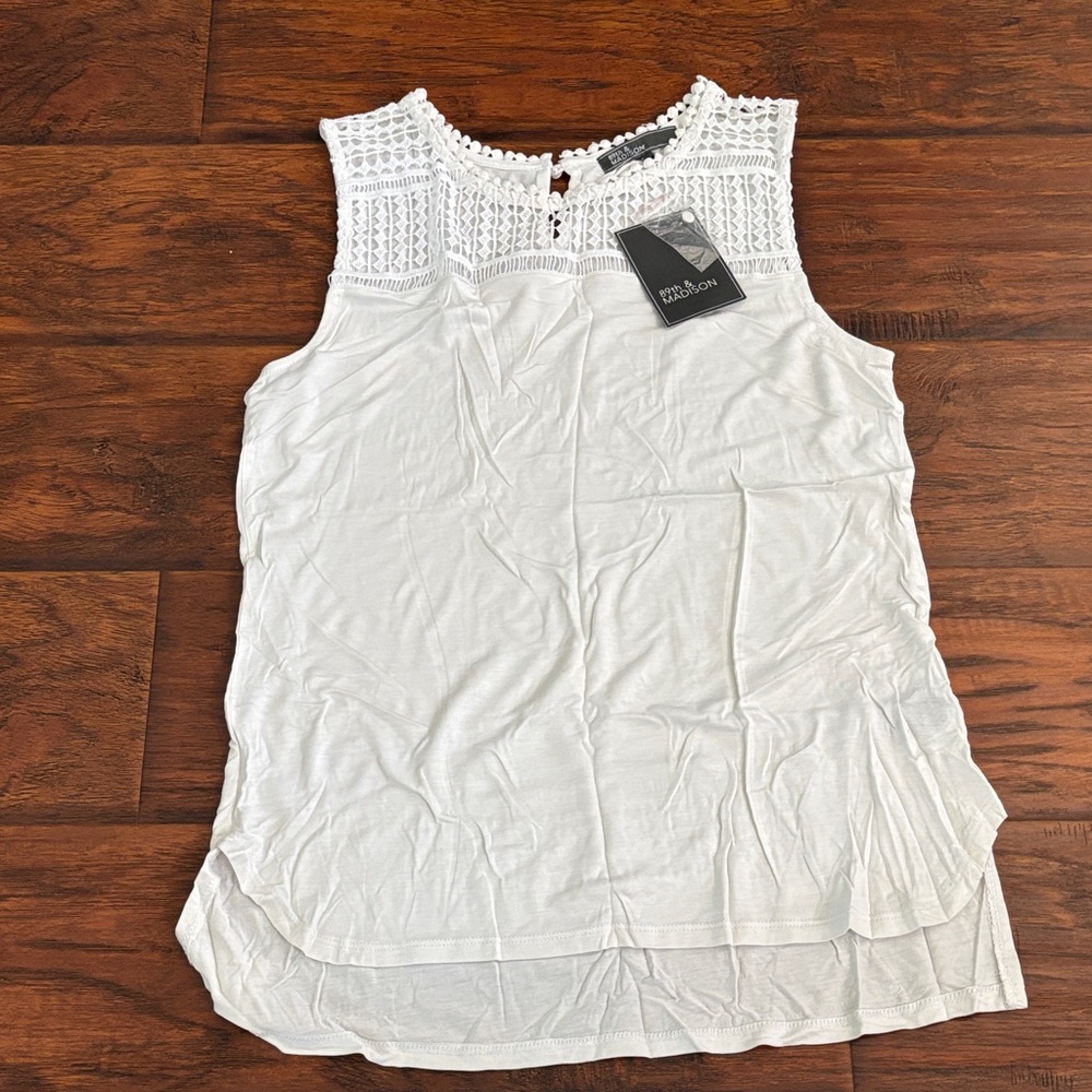 89th & Madison White Crochet Sleeveless Blouse